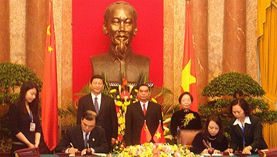 Các nhà lãnh đạo Trung Quốc và Việt Nam chứng kiến Lễ ký 8 văn kiện quan trọng giữa hai bên